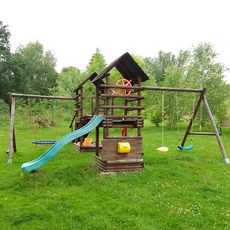 Szalas Izerskie: Górska Agroturystyka z Basenem i Placem Zabaw Mirsk Exterior photo